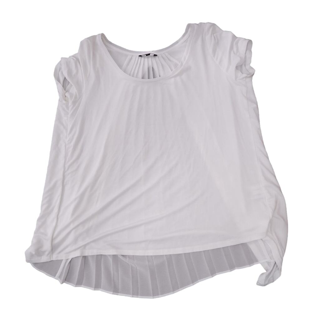 RW&CO White Short Sleeves Blouse Medium, Accordion Pleated Back Casual Top